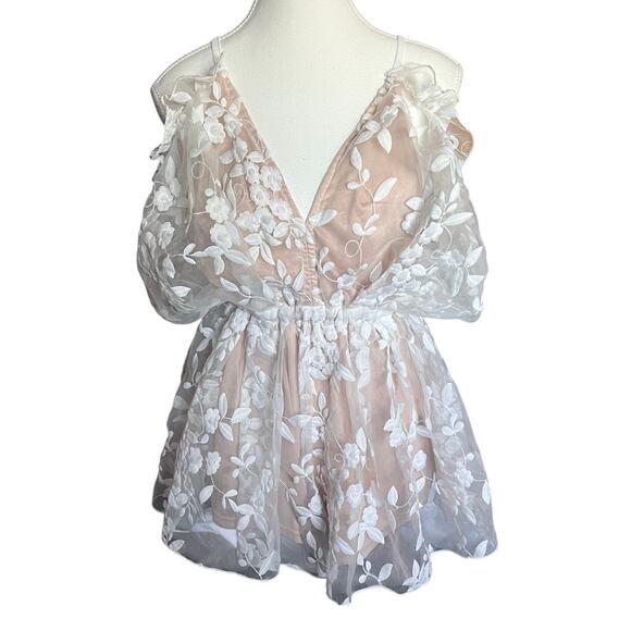Akira Women's S White Floral Embroidered‎ Mesh Romper Bridal Summer Boho Neutral - Picture 1 of 7